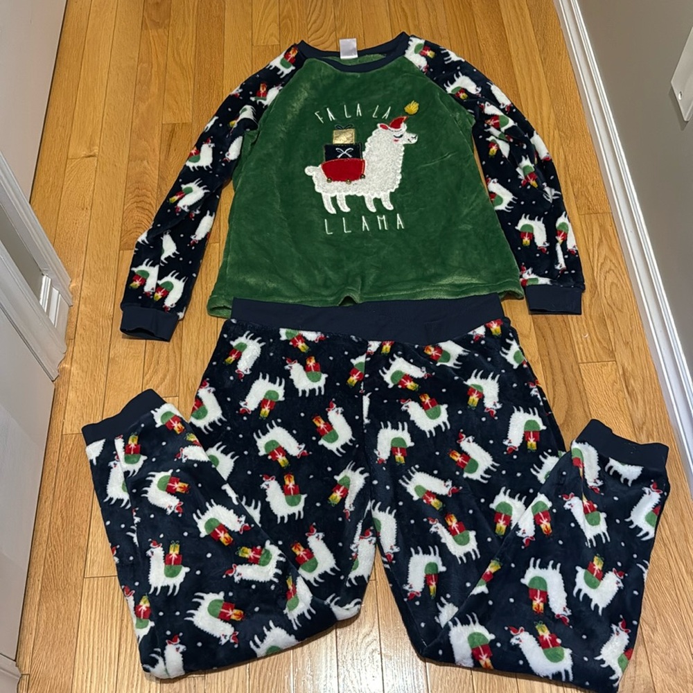 Christmas Llama Pyjamas size XL (36 waist)